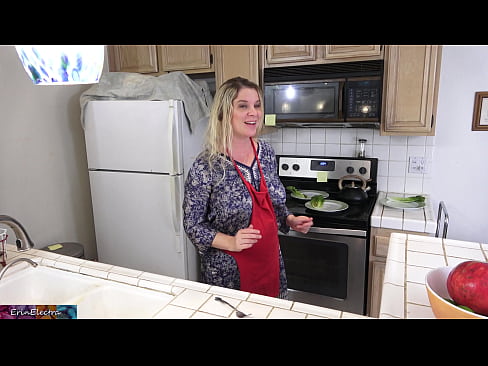❤️ Stepmom vachimukama mukitchen before his date Hard porn ❌